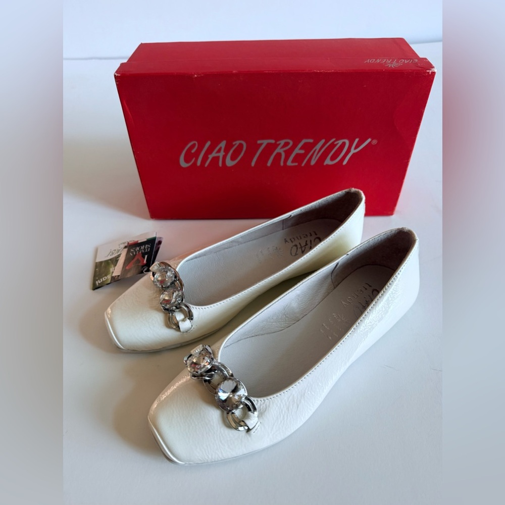Ciao Trendy Girls White Flats Crystal Chain – EU 35 / US 3 Big Kid Designer New